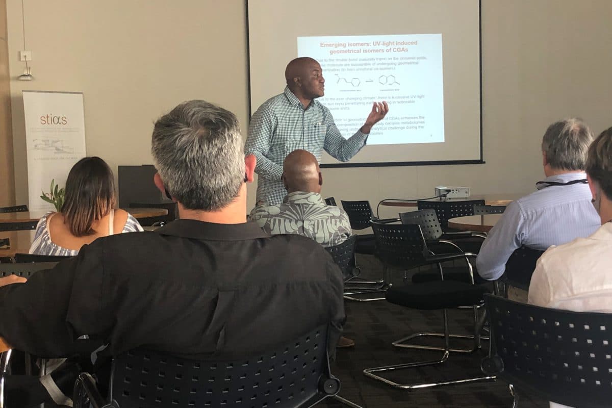 Shining the light on plant metabolites - Fellows' seminar by Ntakadzeni Edwin Madala