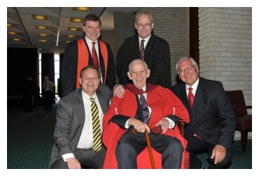 Dr Peter Wallenberg visits STIAS