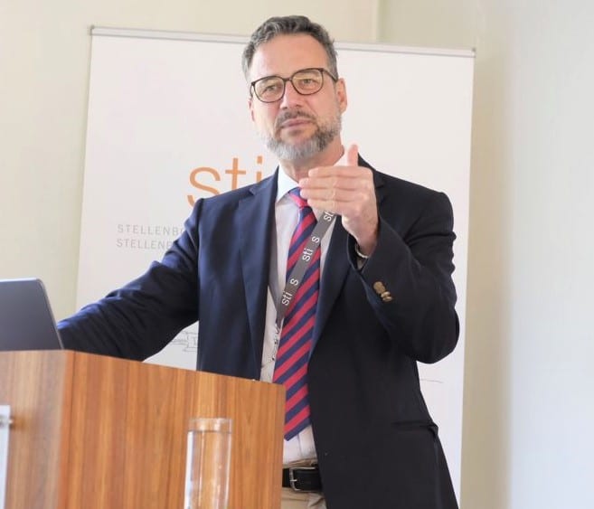 The complex world of patents in a pandemic - Fellows' seminar by Christoph Ann