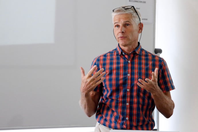 Thumbnail for Exploring the future of artificial and human intelligence - Fellows' seminar by Christian Van den Broeck