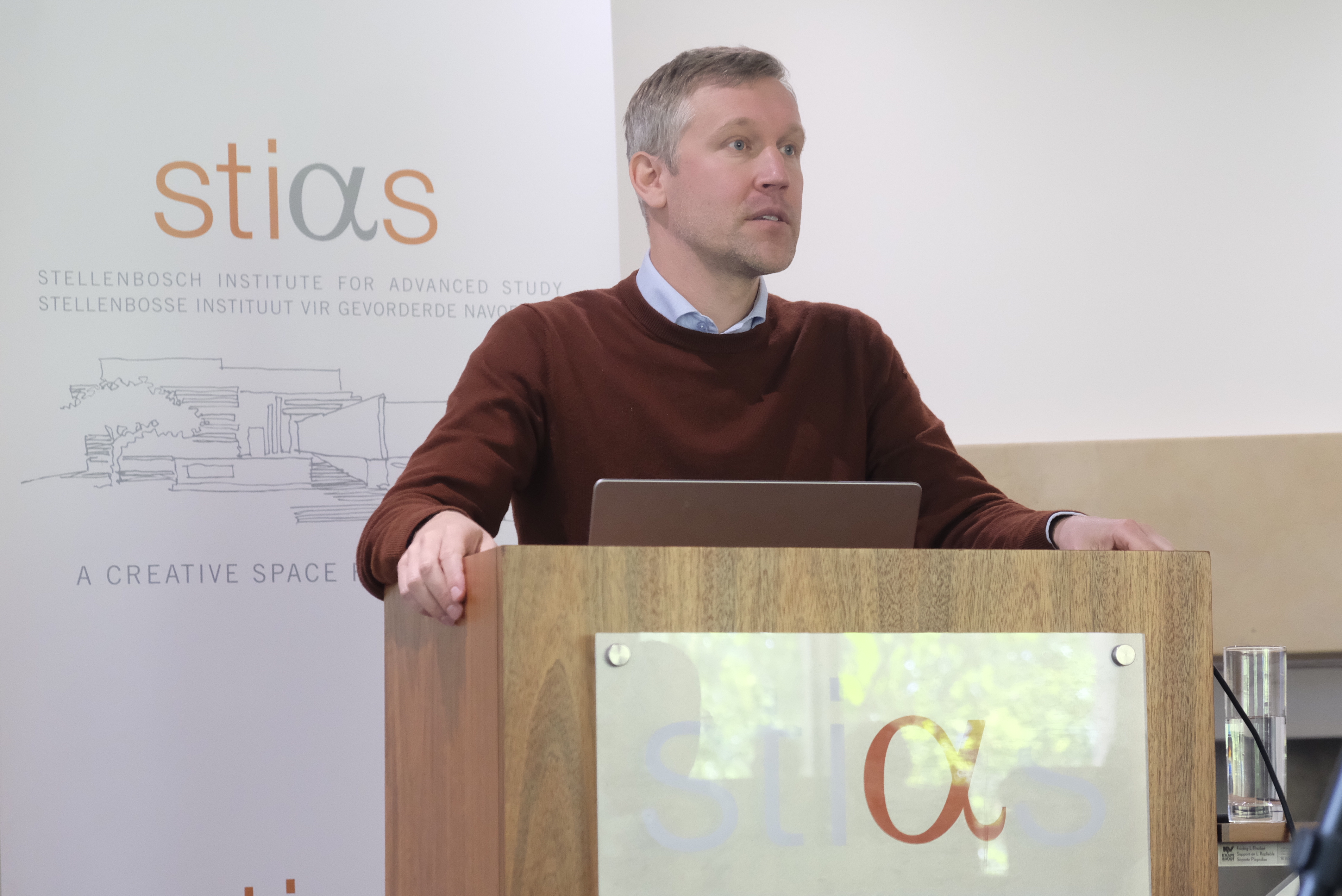 Controlling light at the nanoscale - Fellows' seminar by Magnus Jonsson