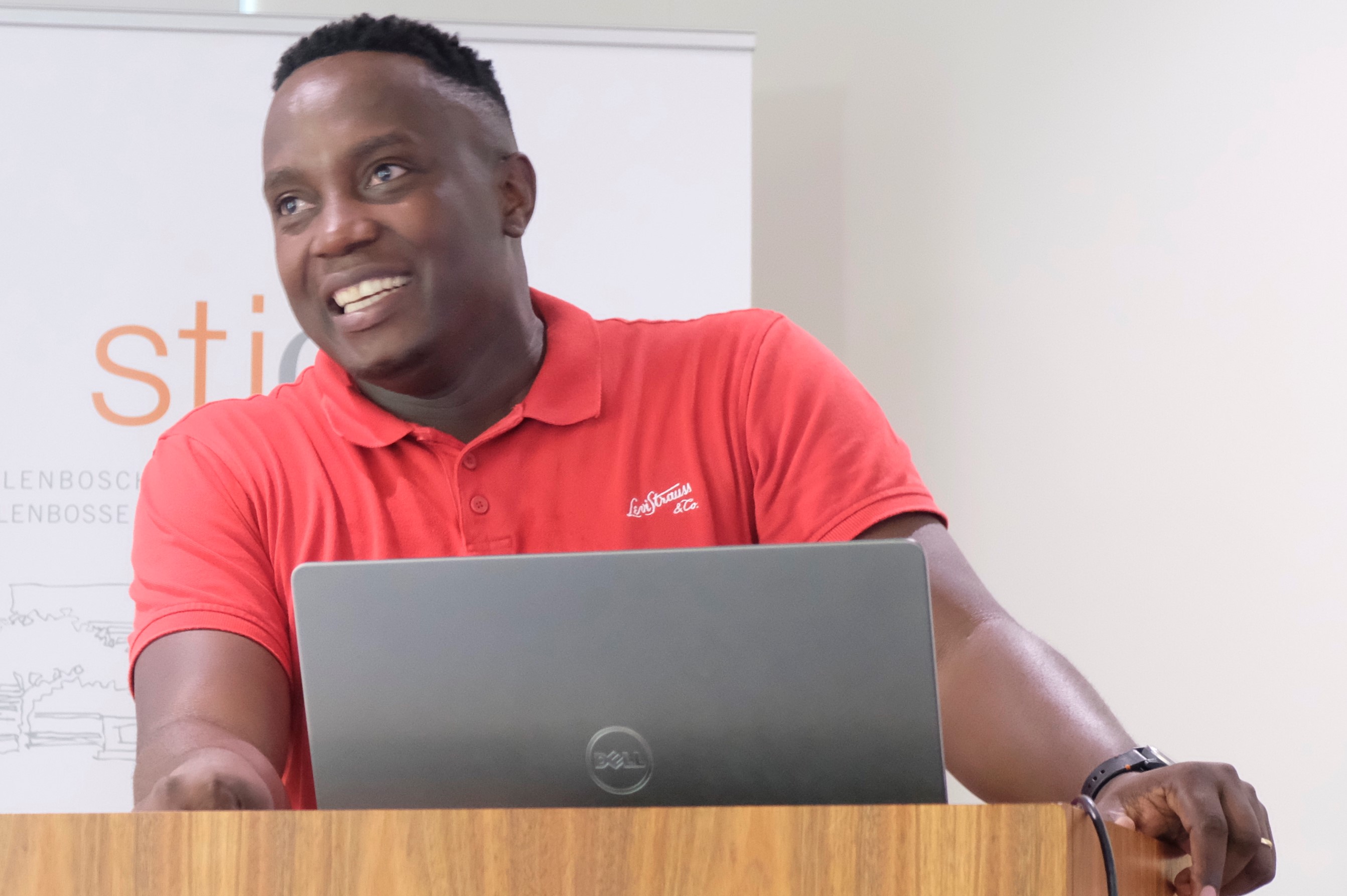 Thumbnail for Calculating the global economic costs of aquatic invasive alien species - Fellows' seminar by Tatenda Dalu